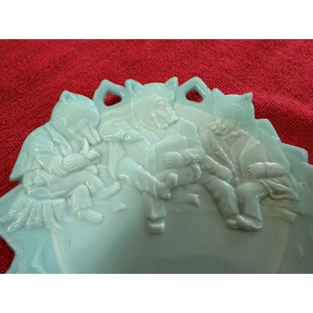 Vintage Westmoreland Glass Fox Plate Turquoise 3 Foxes Reading 7.25